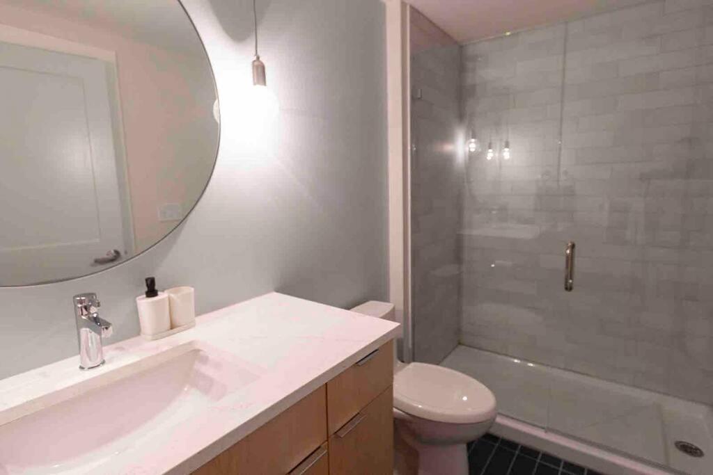 Spacious 2 Bed 2 Bath Downtown Otr Minutes Walk To The Reds Bengals Stadium & More! Appartamento Cincinnati