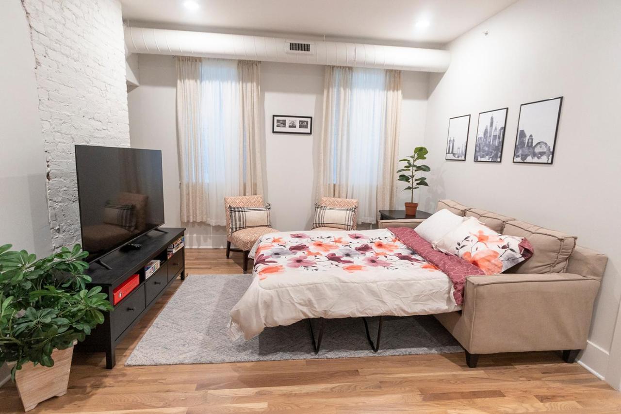 Spacious 2 Bed 2 Bath Downtown Otr Minutes Walk To The Reds Bengals Stadium & More! Apartment