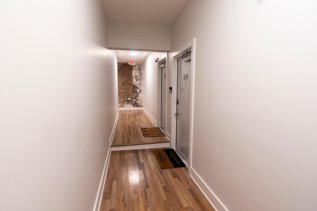 Spacious 2 Bed 2 Bath Downtown Otr Minutes Walk To The Reds Bengals Stadium & More! Apartment Cincinnati
