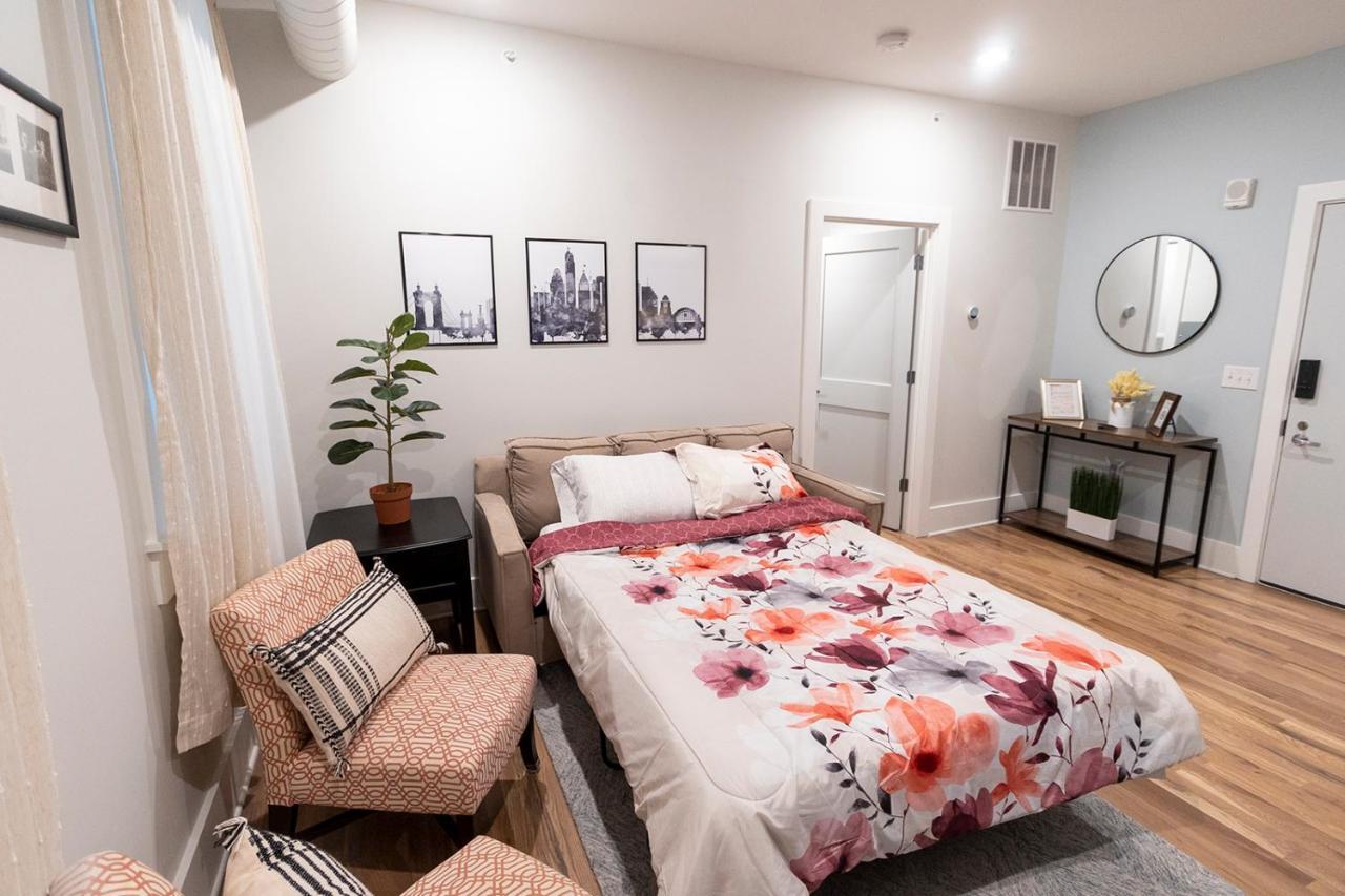 Spacious 2 Bed 2 Bath Downtown Otr Minutes Walk To The Reds Bengals Stadium & More!